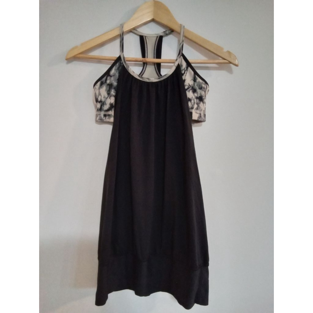 Women's Lululemon marble yoga top Size 4 Black and White